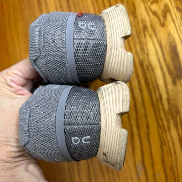 On Cloud Grey Sneaker Women's Size 8 Running Athlete Shoe - Picture 9 of 9